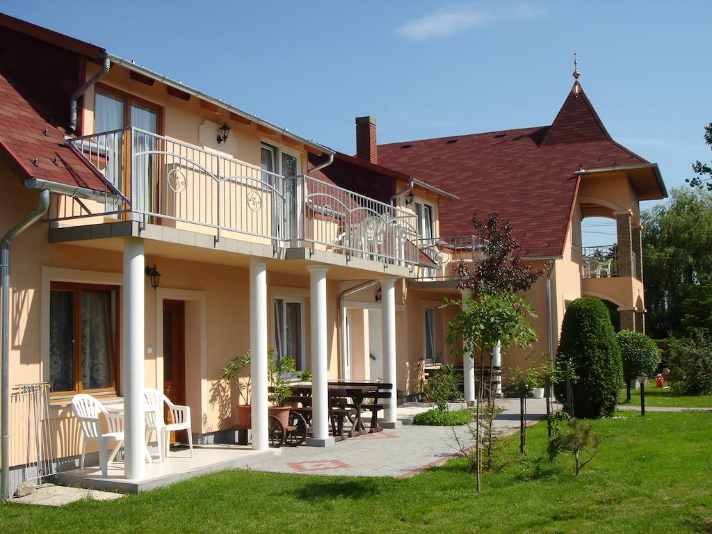 Villa Monika Keszthely Luaran gambar