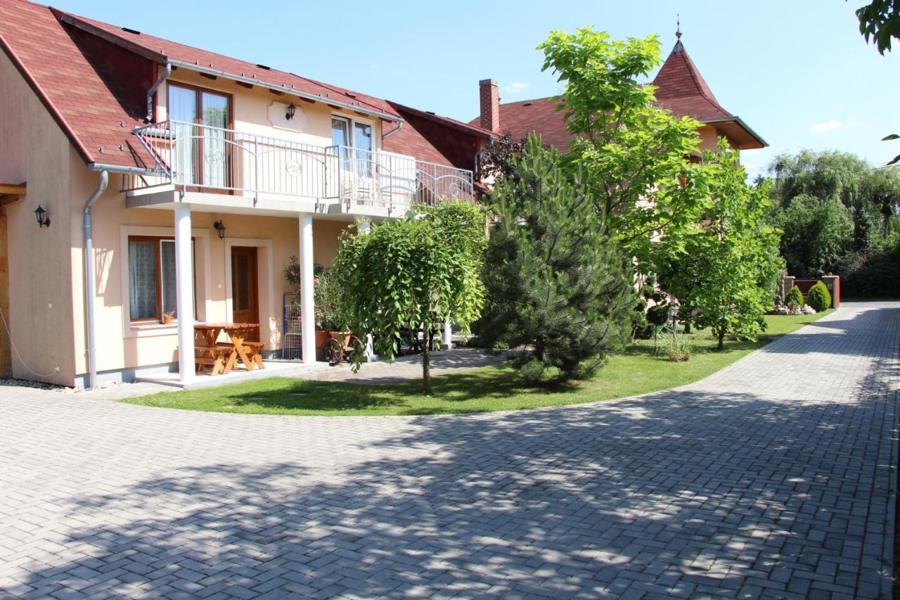 Villa Monika Keszthely Luaran gambar